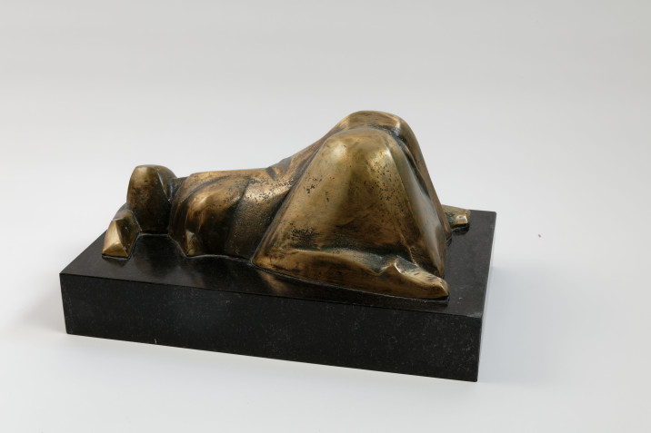 LIBERUM VETO      brąz, kamień    wys.    22      szer.     37      gł.     23 12 000,00 zł